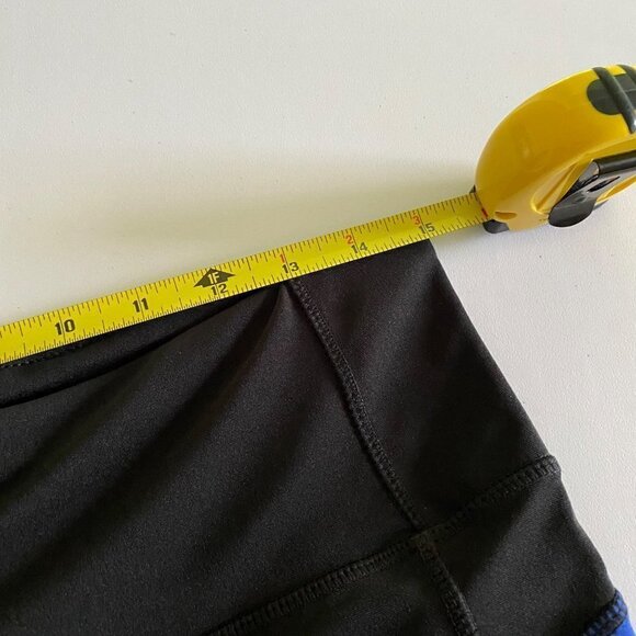 Amazon Essentials Women’s Performance Mid-Rise 7/8 Length Legging. Size Medium - Picture 7 of 7